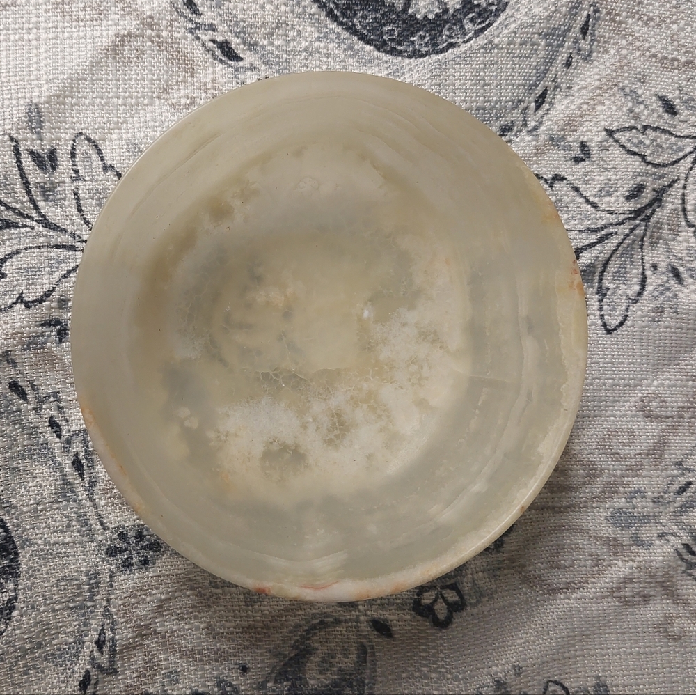 Green onyx bowl